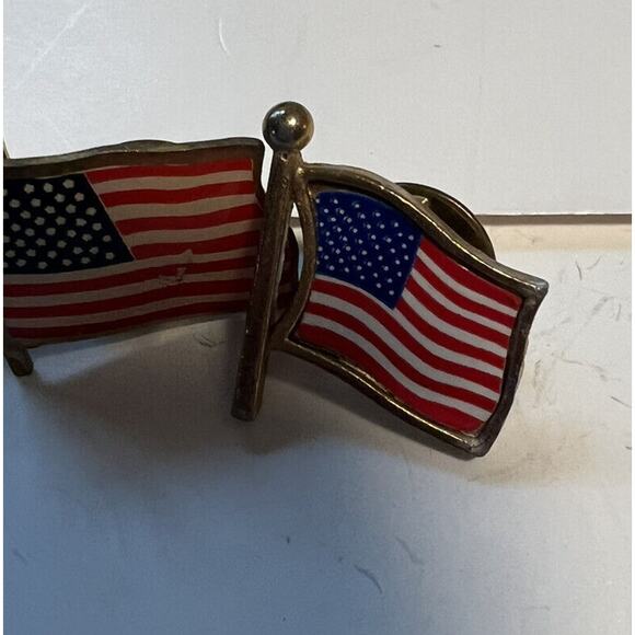 Jewelry Pin/Lapel Bundle of 4 American Flag Gold Tone Vintage 1 Inch - Picture 4 of 6